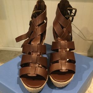 Wedges - Simply Vera